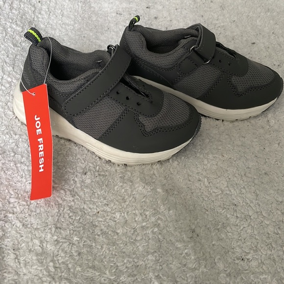 Boys sneakers - Picture 2 of 6